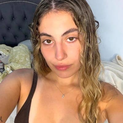 Millie 🦊 your next obsession 🧡 fast reply soft innocent look